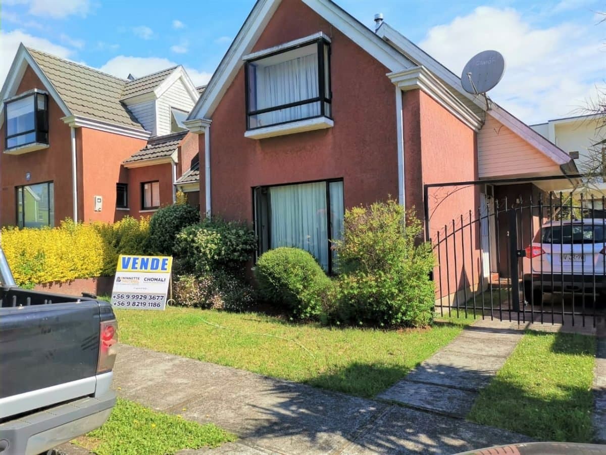 Casa de 5 D y 3 B en Lomas de Mirasur II — fotografía 1