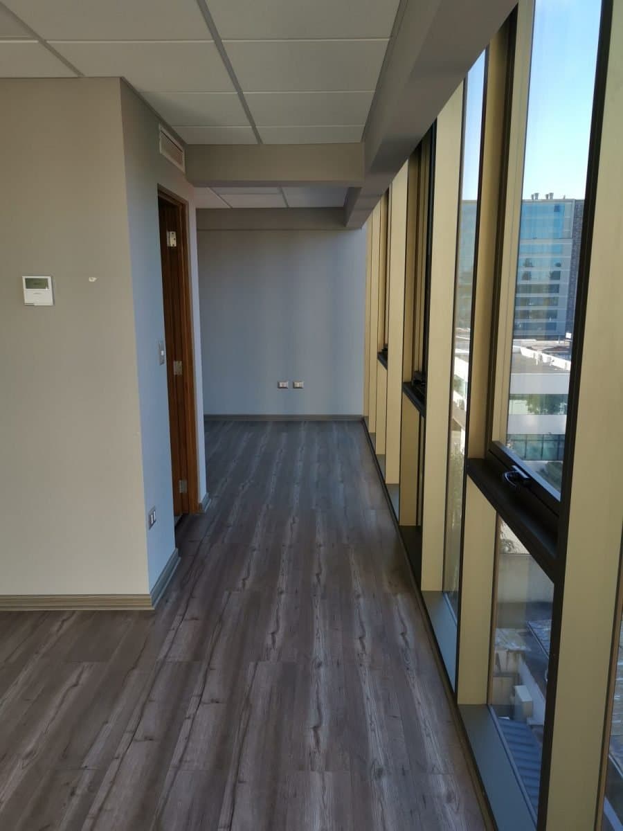 Arriendo Oficina de 27 M2 en Edificio 1K, sector Av Alemania — fotografía 1