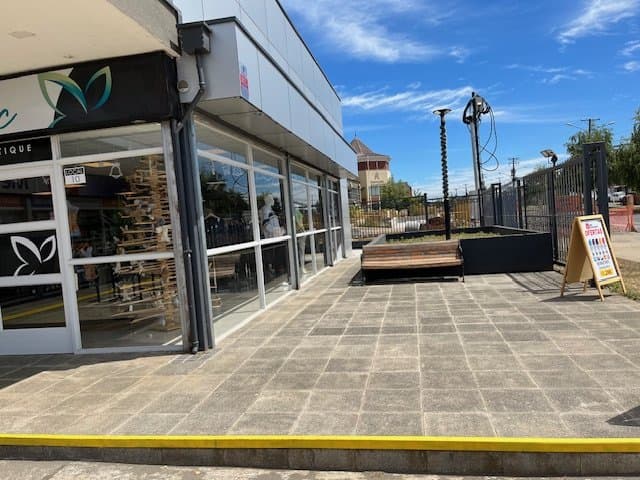 Arrienda Local Comercial de 143 M2, en sector Fundo El Carmen — fotografía 1