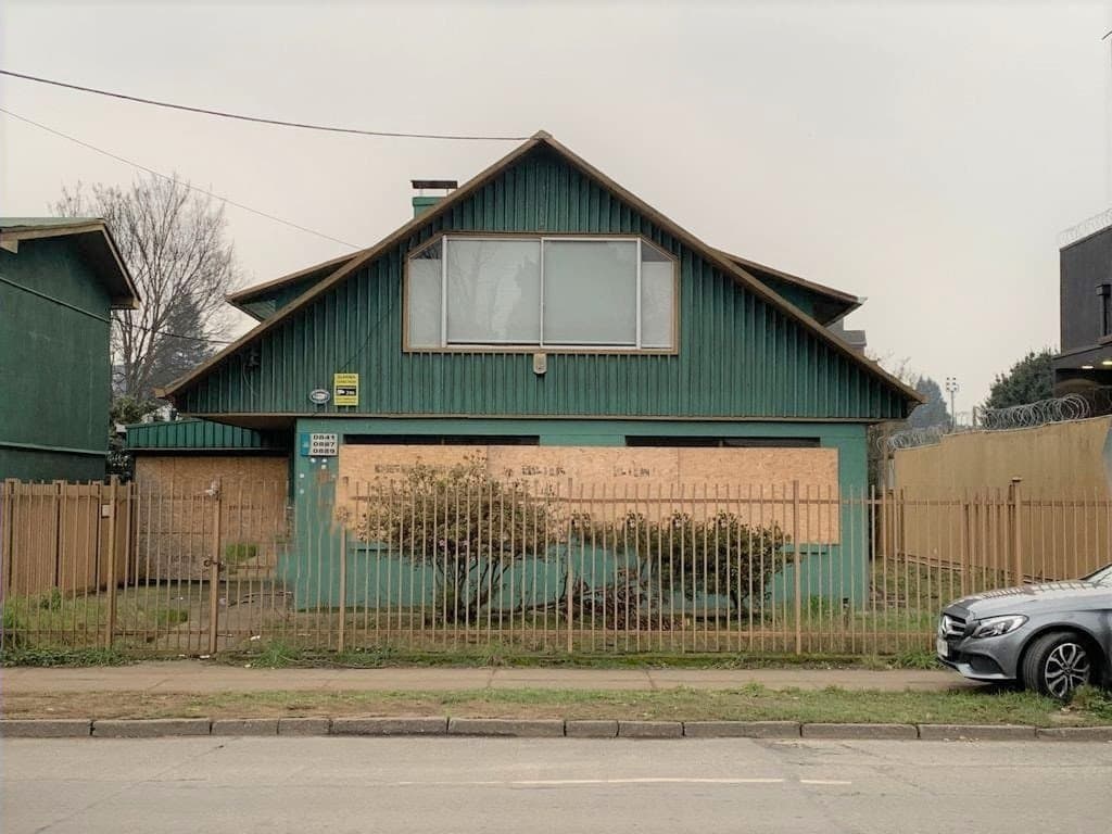 Arriendo sitio con 2 casas para destino comercial , en Av San Martin — fotografía 1