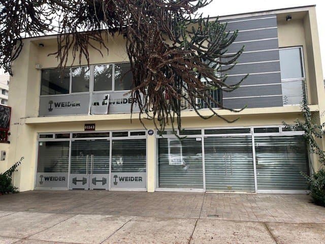 Arrienda Local Comercial de 65 m2 en Avenida Pablo Neruda, sector Estadio — fotografía 1