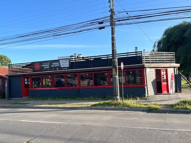 Vende local Comercial Rentando, en Av.San Martín esquina Ignacio Carrera Pinto — fotografía 1