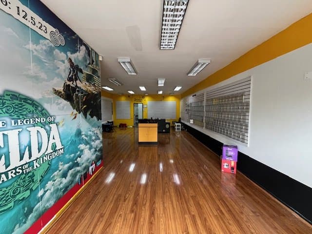Arriendo Local Comercial de 81 m1 en Centro Comercial Paseo Los Suizos, en Av.Alemania — fotografía 1