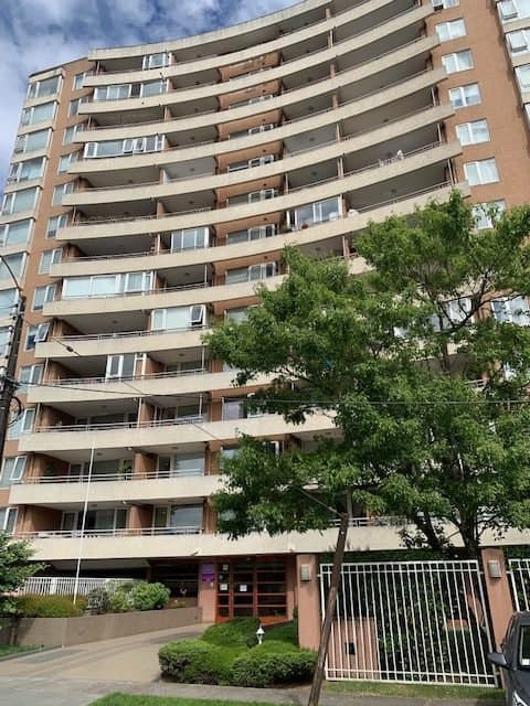 Arriendo Depto 3D, 2B , Estac. y Bodega en sector Av.Alemania — fotografía 1