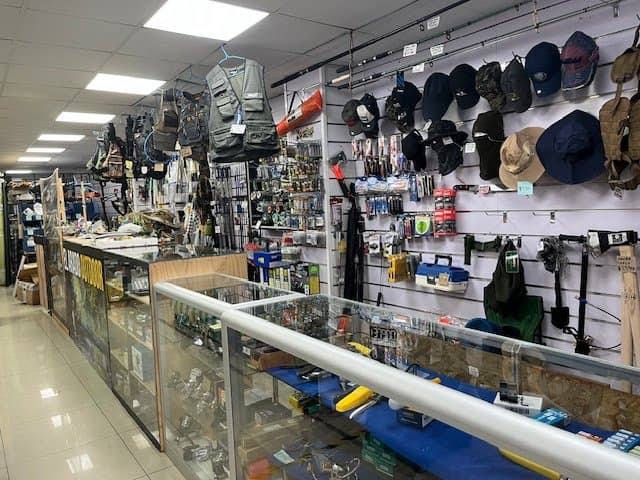 Venta Derechos de Llave Ferretería funcionando, sector Balmaceda — fotografía 1