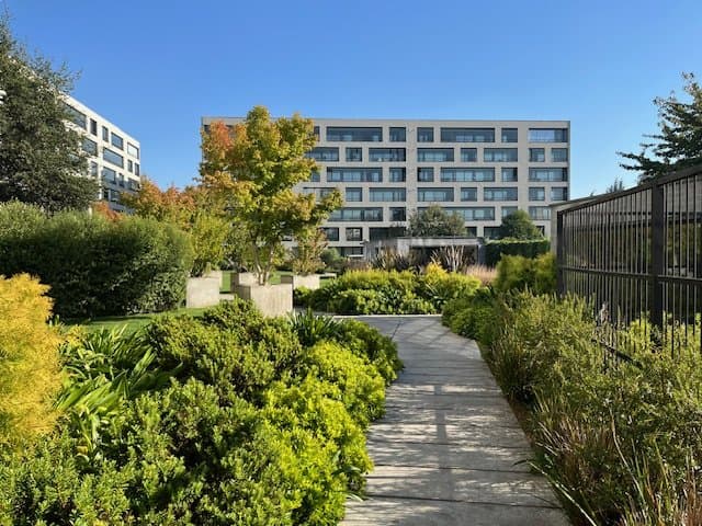 Vende hermoso Departamento en Condominio de 2D, 2B, 2 Estac y 1 Bodega — fotografía 1