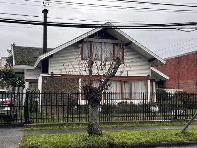 Arrienda amplia Casa en calle Miraflores — fotografía 1