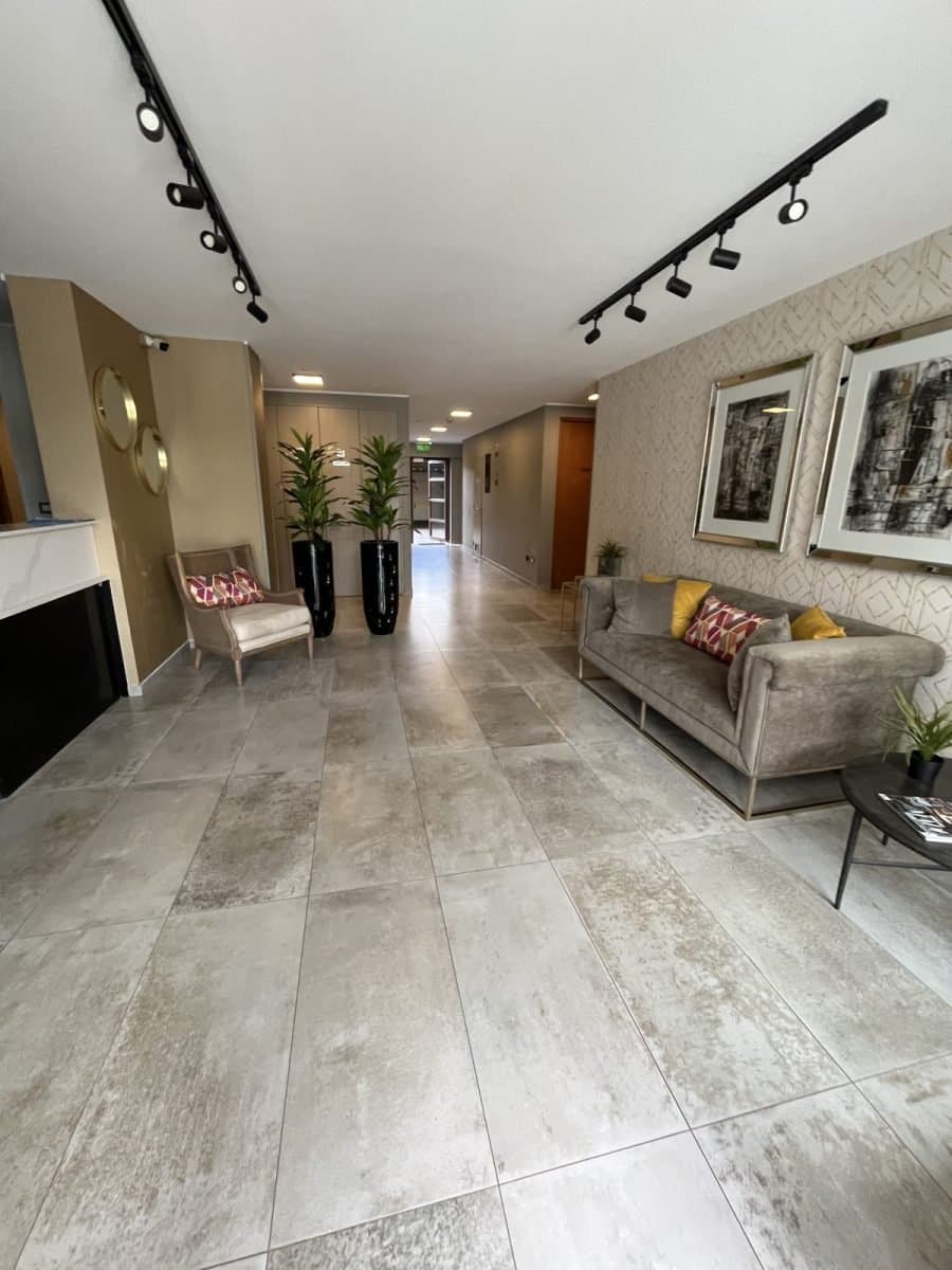 Arriendo hermoso Depto Nuevo de 2D, 2B y 2Estac. cercano a Av.Alemania — fotografía 1