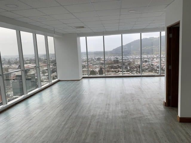 Vente Oficina habilitada, con Estacionamiento y Bodega en Edificio Capital — fotografía 1