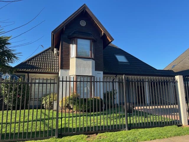 Arrienda Hermosa Casa de 215 m2, en Av Los Pablos — fotografía 1
