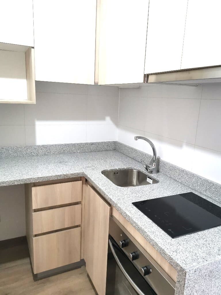 Arriendo Depto Estudio, Semi Nuevo, en Edificio Vanguardia — fotografía 1