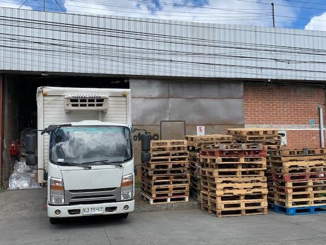 Vende Bodega de 330 M2, en sector Pueblo Nuevo — fotografía 1