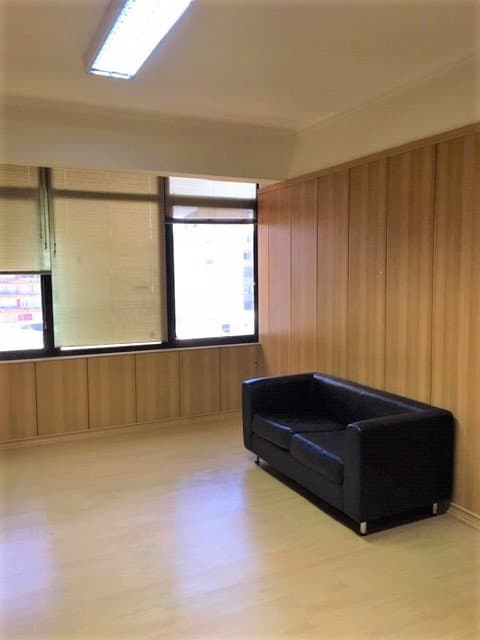 Vende Oficina 49 M2 en Edificio Halabí, en el Centro de Temuco — fotografía 1