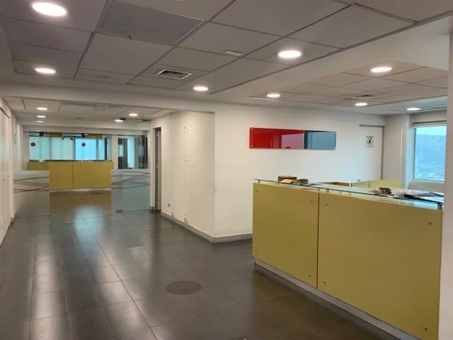 Arrienda Oficina de 350 M2 en Edificio Prat, en el Centro de Temuco — fotografía 1