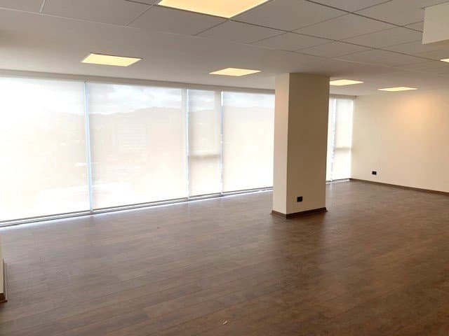 Arrienda oficina de 60 M2, en Edificio K Business — fotografía 1