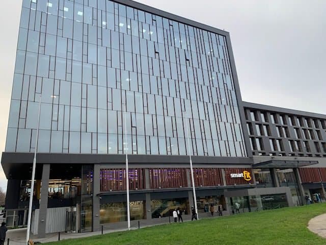 Arriendo Oficina de 38 M2 con 1 Estacionamiento, en Edificio Paseo de las Artes — fotografía 1