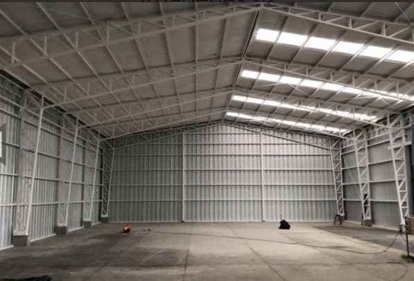Arriendo 2 Bodegas de 900 M2 y 400 M2 a 16 km de Temuco. — fotografía 1