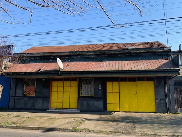Casa con destino Comercial, en calle Gral Cruz — fotografía 1
