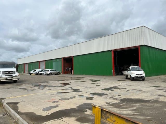 Arrienda Bodega de 1.685 M2 , ubicada camino Labranza — fotografía 1
