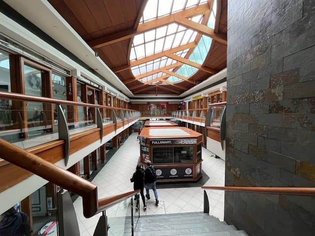 Arrienda Local Comercial de 30 M2 app, en Galería Fourcade, Centro de Temuco — fotografía 1