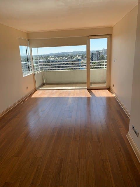 Vende Departamento de 3D y 2B, frente a Clínica Alemana — fotografía 1