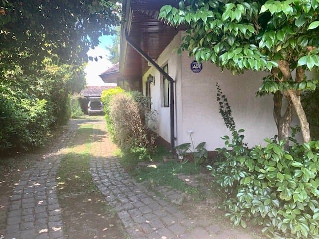 Arrienda amplia Casa , cercana a Av Alemania. — fotografía 1