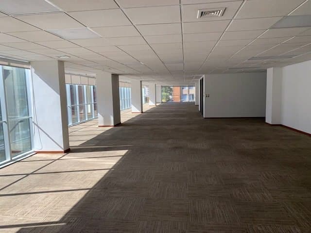 Arriendo Amplia Oficina de 918 M2 en Edificio Capital — fotografía 1