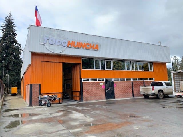 Arrienda Bodega de 922 M2 con Oficinas, en Metrenco — fotografía 1
