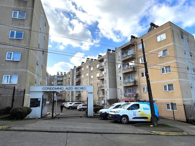 Vende Departamento de 2D y 1B en Condominio Alto Recreo — fotografía 1