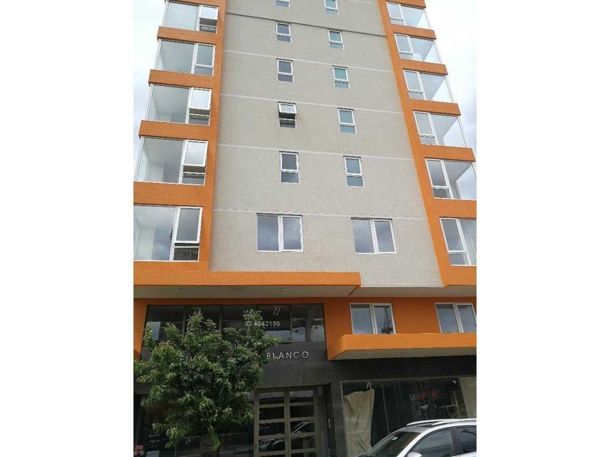 Arriendo Departamento 2 Dormitorios, 1 Baño y Estacionamiento en Edif. Centro Blanco — fotografía 1