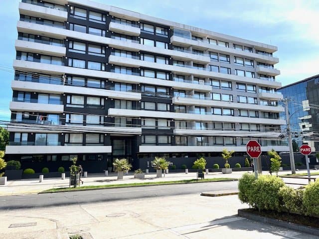 Vende hermoso Depto de 2D, 2B, Estac., Bodega y Bicicleteros en Edificio Curitiba — fotografía 1