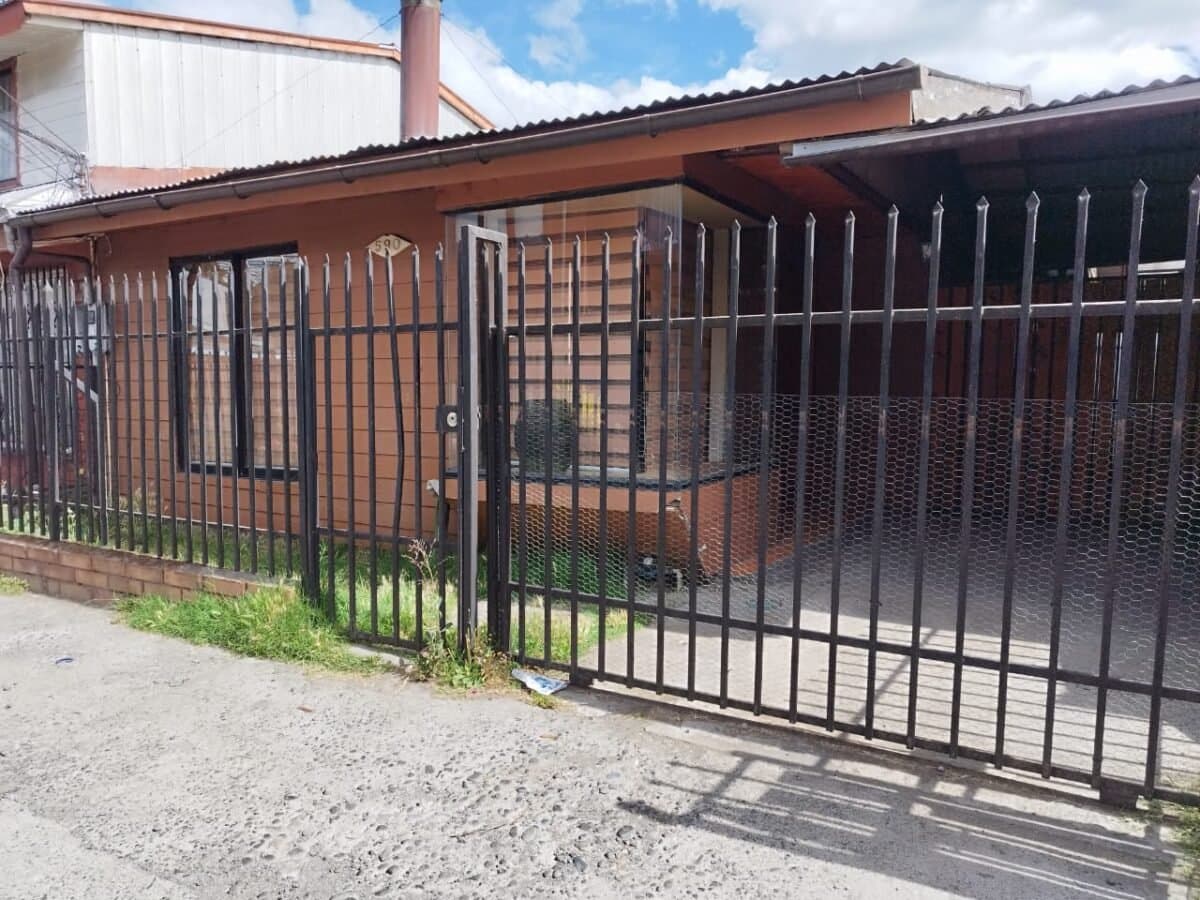 Vende Casa de 3 Dormitorios, en Villa Langdon — fotografía 1