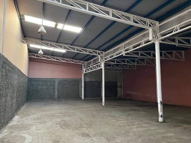 Arriendo Bodega de 240 m2 (con Recepción Municipal) en Sitio de 600 M2, sector Av Caupolicán — fotografía 1